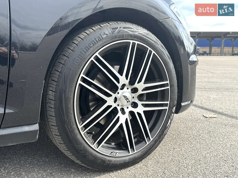 Хетчбек Volkswagen e-Golf 2017 в Харкові