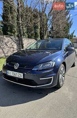 Хэтчбек Volkswagen e-Golf 2015 в Киеве