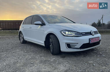 Хетчбек Volkswagen e-Golf 2018 в 