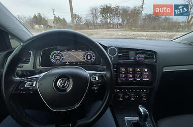 Хетчбек Volkswagen e-Golf 2018 в 
