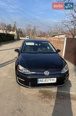 Хэтчбек Volkswagen e-Golf 2016 в 