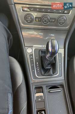Хэтчбек Volkswagen e-Golf 2016 в 