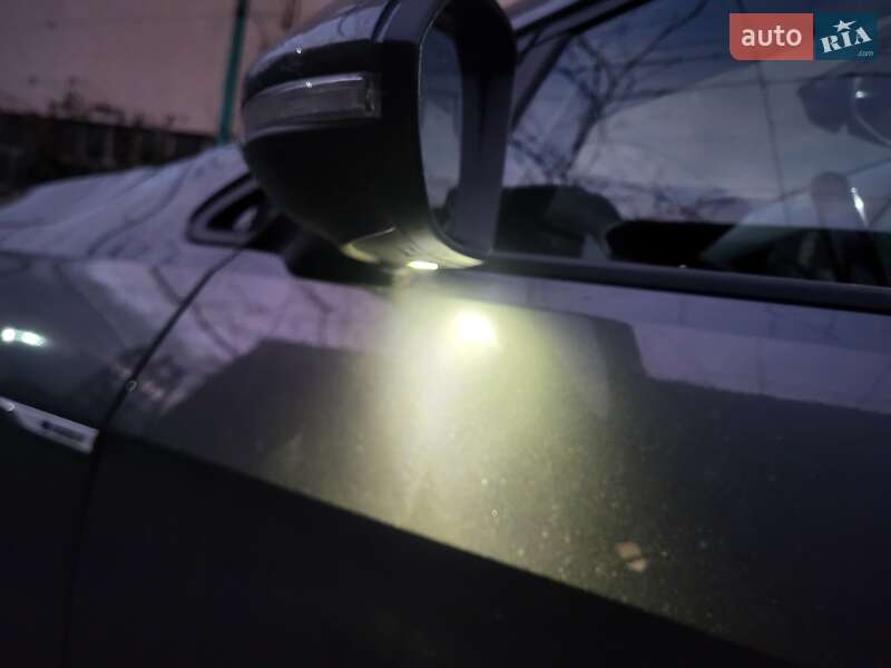 Хетчбек Volkswagen e-Golf 2018 в Ужгороді