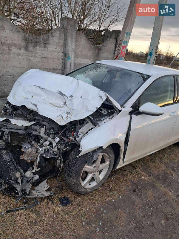 Хэтчбек Volkswagen e-Golf 2015 в Львове