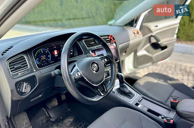 Хетчбек Volkswagen e-Golf 2020 в 