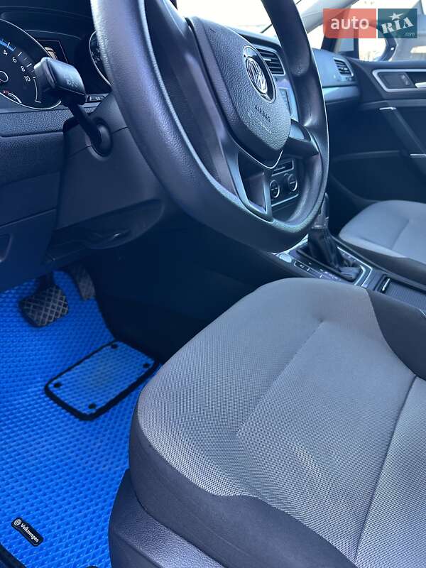 Хетчбек Volkswagen e-Golf 2014 в Івано-Франківську фото 13 Хетчбек Volkswagen e-Golf 2014 в Івано-Франківську