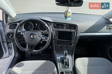 Хетчбек Volkswagen e-Golf 2016 в 