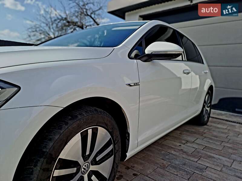 Хетчбек Volkswagen e-Golf 2020 в Жовкві