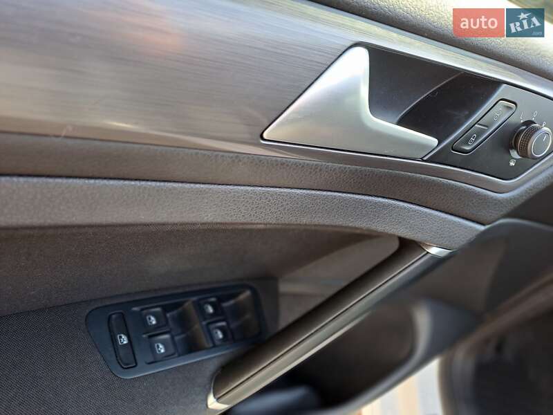 Хетчбек Volkswagen e-Golf 2020 в Жовкві