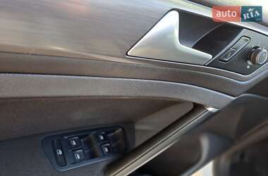 Хэтчбек Volkswagen e-Golf 2020 в 