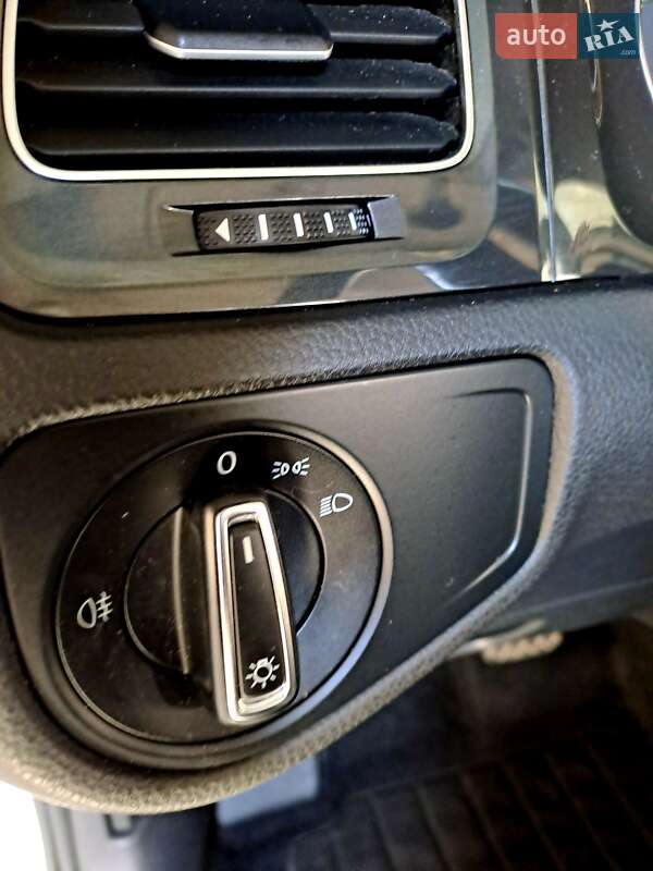 Хетчбек Volkswagen e-Golf 2020 в Жовкві