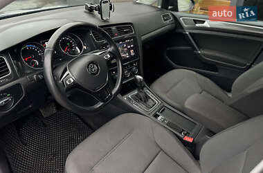 Хетчбек Volkswagen e-Golf 2020 в 