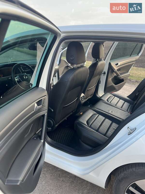 Хетчбек Volkswagen e-Golf 2017 в Полтаві