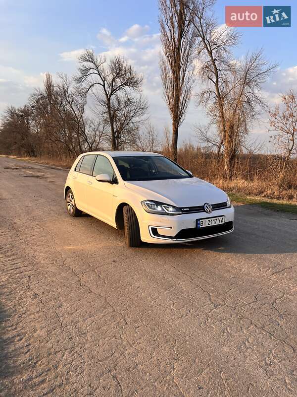 Хетчбек Volkswagen e-Golf 2017 в Полтаві