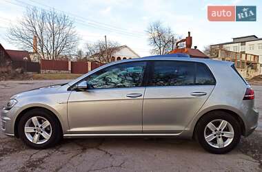 Хэтчбек Volkswagen e-Golf 2016 в 