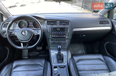 Хетчбек Volkswagen e-Golf 2016 в 