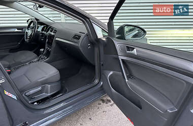 Хетчбек Volkswagen e-Golf 2020 в 