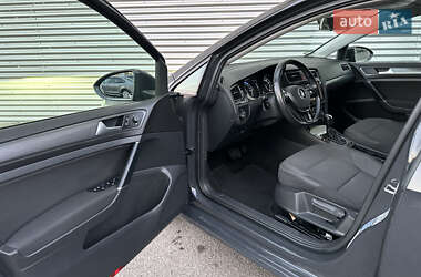 Хетчбек Volkswagen e-Golf 2020 в 