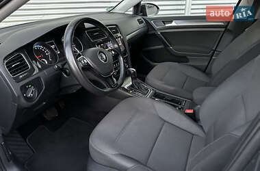 Хетчбек Volkswagen e-Golf 2020 в 