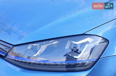 Хэтчбек Volkswagen e-Golf 2015 в 
