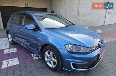 Хэтчбек Volkswagen e-Golf 2015 в 