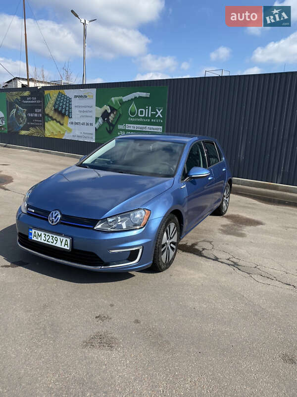 Volkswagen e-Golf 2015