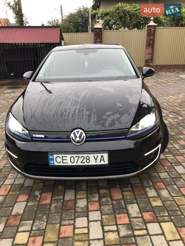 Хетчбек Volkswagen e-Golf 2016 в Чернівцях