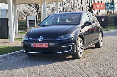 Хэтчбек Volkswagen e-Golf 2016 в 