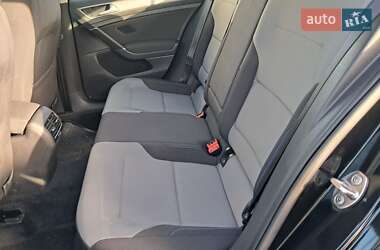 Хэтчбек Volkswagen e-Golf 2016 в 