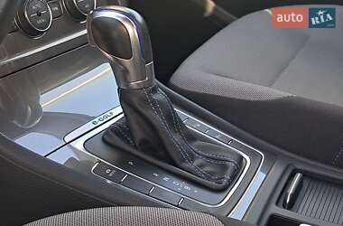 Хэтчбек Volkswagen e-Golf 2016 в 