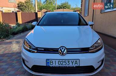 Хэтчбек Volkswagen e-Golf 2017 в 