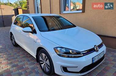 Хэтчбек Volkswagen e-Golf 2017 в 