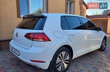 Хэтчбек Volkswagen e-Golf 2017 в 