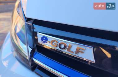 Хэтчбек Volkswagen e-Golf 2017 в 