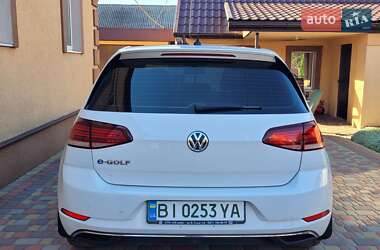 Хэтчбек Volkswagen e-Golf 2017 в 