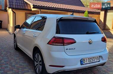Хэтчбек Volkswagen e-Golf 2017 в 
