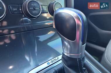 Хэтчбек Volkswagen e-Golf 2017 в 