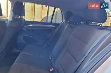 Хэтчбек Volkswagen e-Golf 2017 в 