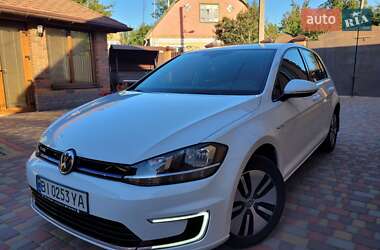 Хэтчбек Volkswagen e-Golf 2017 в 