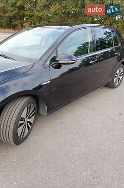 Хэтчбек Volkswagen e-Golf 2018 в 