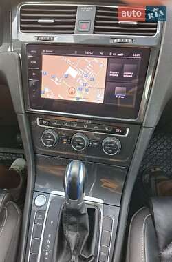 Хэтчбек Volkswagen e-Golf 2018 в 