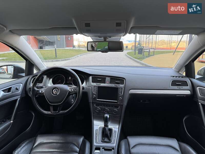 Хетчбек Volkswagen e-Golf 2015 в Луцьку