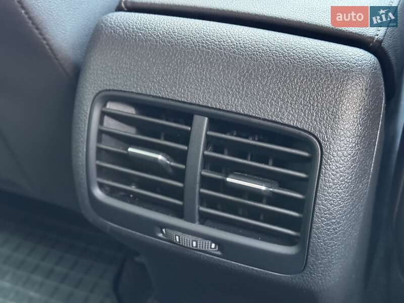 Хетчбек Volkswagen e-Golf 2015 в Луцьку