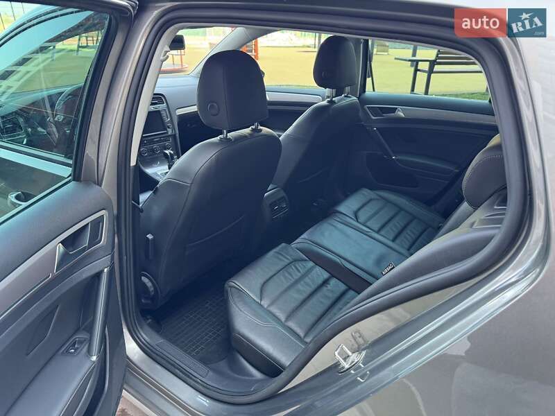Хетчбек Volkswagen e-Golf 2015 в Луцьку