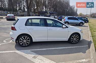 Хэтчбек Volkswagen e-Golf 2018 в 