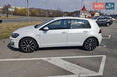 Хэтчбек Volkswagen e-Golf 2018 в 
