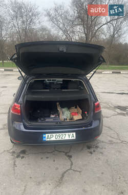 Хэтчбек Volkswagen e-Golf 2015 в 