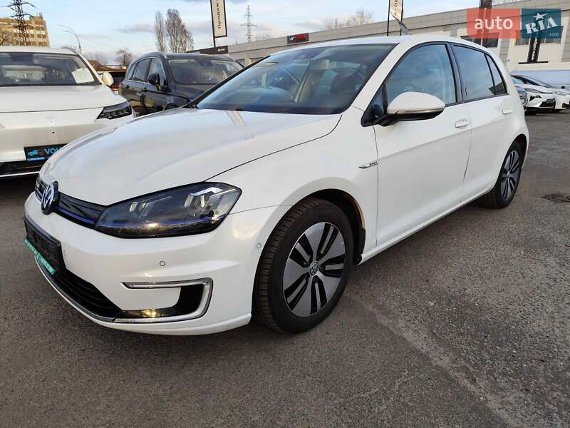 Volkswagen e-Golf 2015