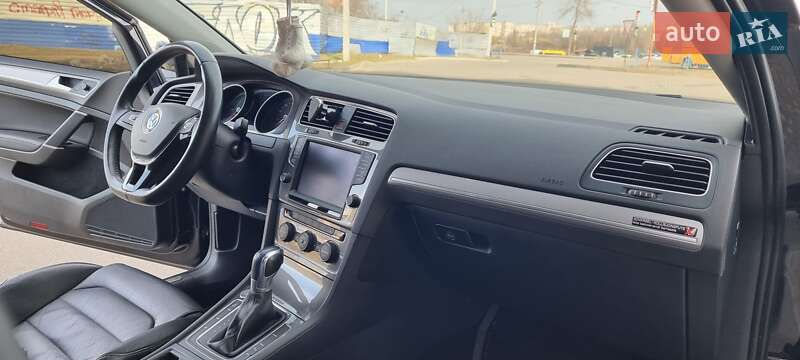 Хетчбек Volkswagen e-Golf 2015 в Кривому Розі