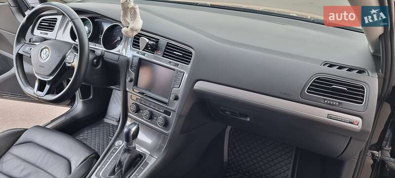 Хетчбек Volkswagen e-Golf 2015 в Кривому Розі